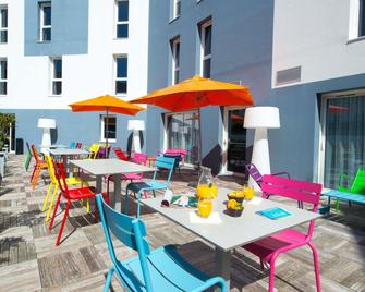 Hôtel Confort La Rochelle Centre les Minimes - לה רושל - פטיו