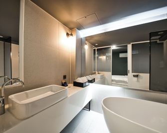 Sinchon Wol Hotel - Seoul - Bathroom
