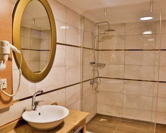 Start Hotel - אנטליה - חדר רחצה