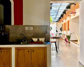 Real 114 Hostal - Hostel - San Cristóbal de las Casas - Kitchen
