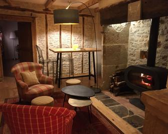 Charming Cottage Just 10 Mns From Figeac - Faycelles - Sala de estar
