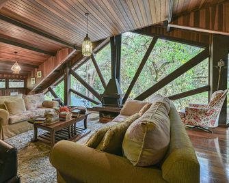 Pousada & Spa Cantos e Contos - Monte Verde - Living room