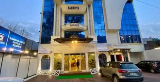 Hotel Sandhya Palace - Manali - Edificio