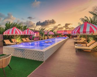 Privada Stays - Private Pools & Colorful-Chic Boutique Hotel - Noord