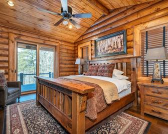 One-of-A-Kind Log Home in the Heart of the White Mountains NH - Intervale - Schlafzimmer