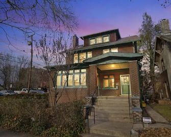 Spacious 3BR Home near Downtown, Oakland & East Liberty! Max 15 nights by RedAwning - Pittsburgh - Budynek