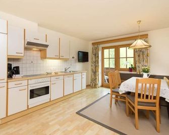 Apartment 'Selbhorn' - Pension Appartements Alpenblick - Maria Alm am Steinernen Meer - Kitchen