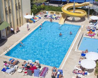 Kleopatra Beach Hotel - Alanya - Pool