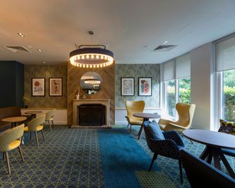 Holiday Inn Cambridge By IHG - Cambridge - Building