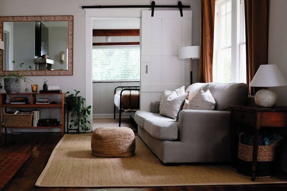 Bellmore Cottage in West Nashville - נאשוויל - סלון