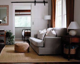 The Bellmore Cottage - Nashville - Stue