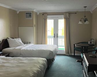 Webb's Year Round Resort - Mayville - Habitación