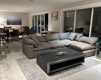 Luxury accomodation in West Vancouver - West Vancouver - Living room