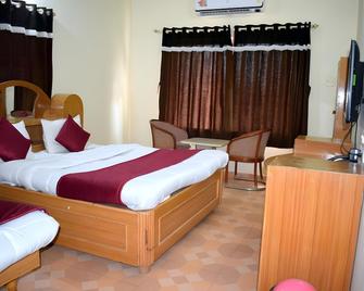 The Manas Cottage - Saputara - Bedroom