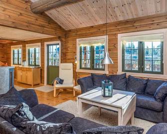 4 bedroom stunning home in Nissedal - Treungen - Living room