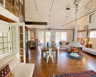 rural, serene + sophisticated space - Red Hook