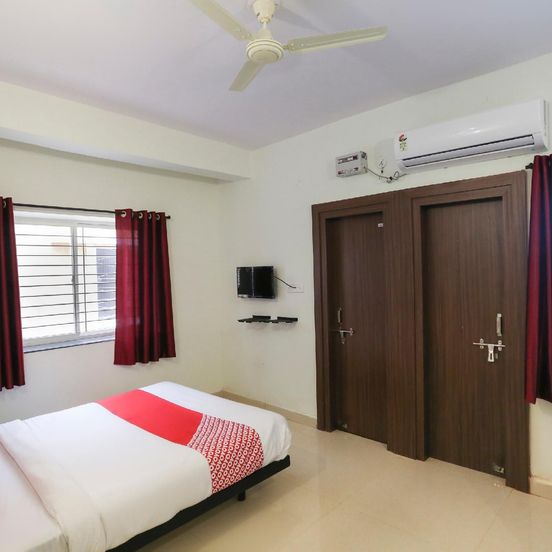 Super Hotel O Prashant Villa image 1