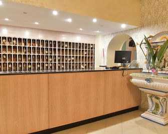 Hotel Terme Punta del Sole - Forio - Front desk