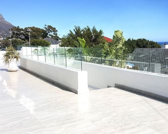 Cbay58 - Cape Town - Balcony