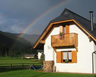House overlooking the mountains, in a quiet and great location - Tarvisio - Gebäude
