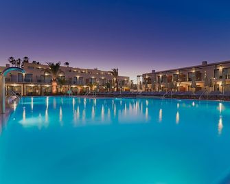إتش10 أوشن دريمز بوتيك هوتل - للبالغين فقط - Corralejo - حوض السباحة