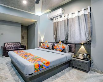 Fabhotel Viva House - Pune - Schlafzimmer