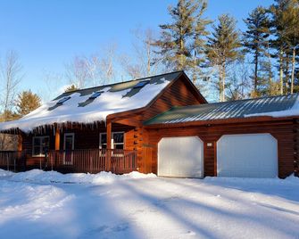 White Mountain Log Cabin Getaway Hike~Dine~Ski~Shop - Bartlett - Building