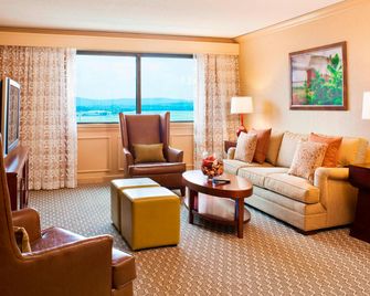 شيراتون هارتفورد هوتل آت برادلي إيربورت - ويندسور لوكس - غرفة معيشة