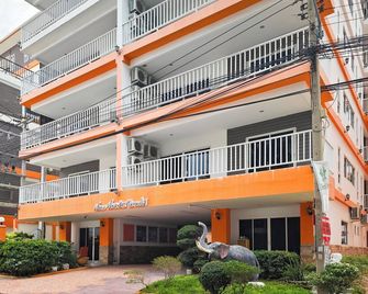 New Nordic Trend 1 by Apartwell - Pattaya - Building