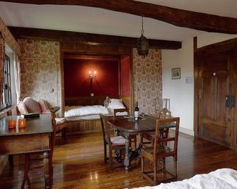 Spacious Villa in Liège - Spa - Dining room