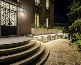 Villa Liberty - Lake Como Rooms & Spa - Como