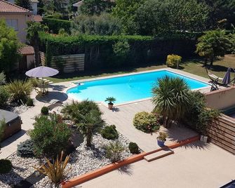 Chambres d'hôtes et Spa - Agen - Piscina