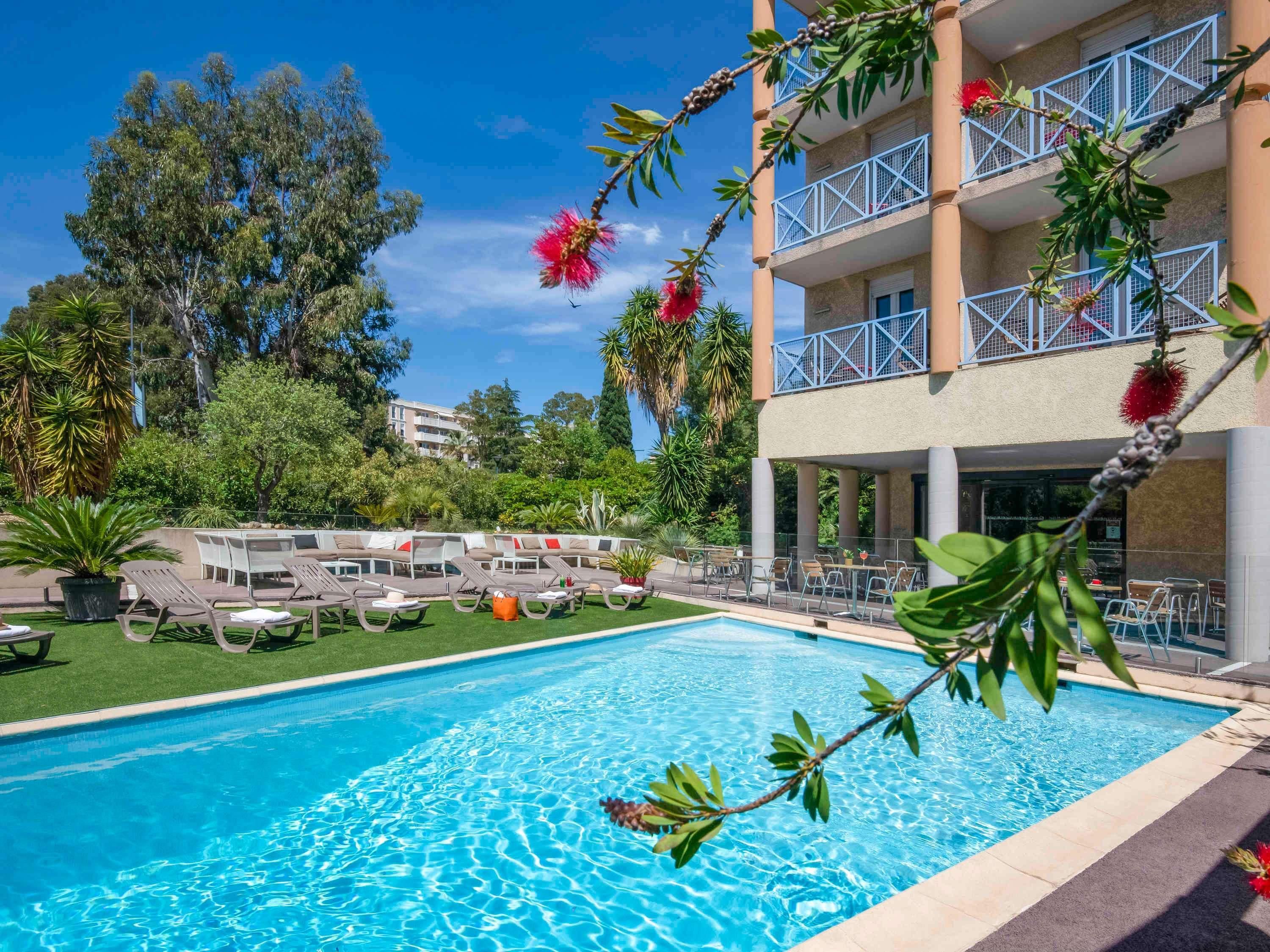 ibis Hyères Centre - Hyerès - Piscina
