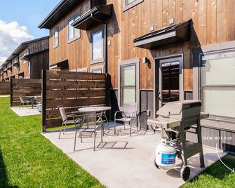 Stylish Townhome Walkable Garage - Driggs - Patio
