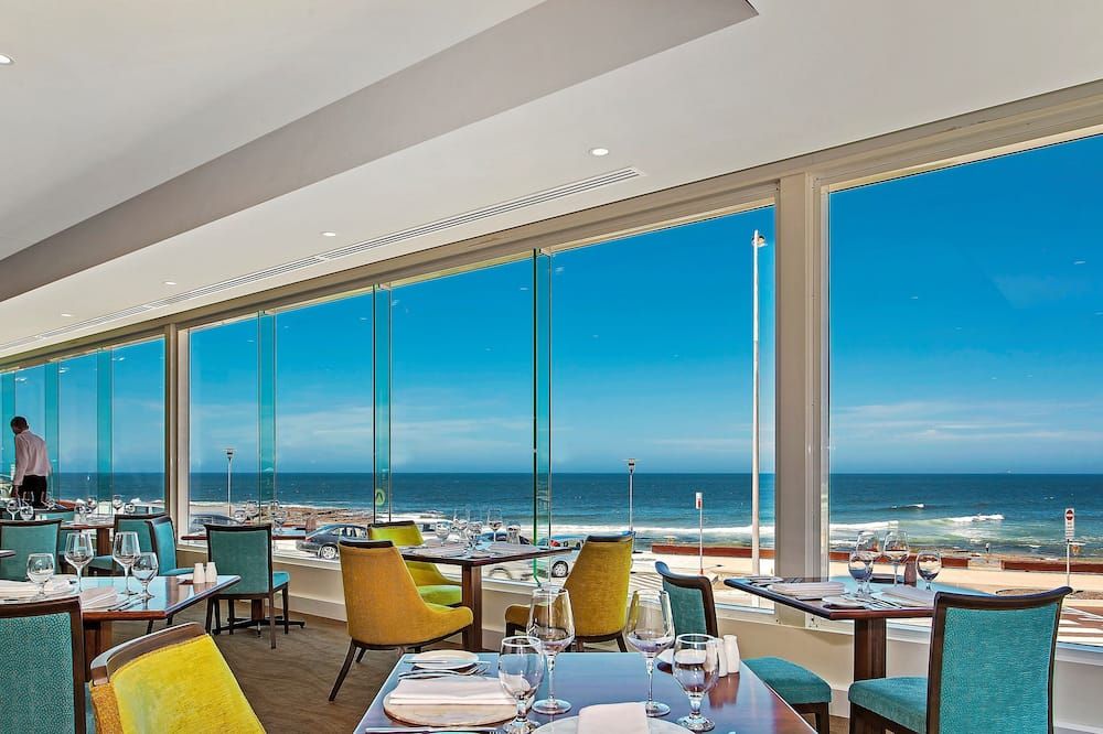 نواز أون ذا بيتش - نيوكاسل - مطعم