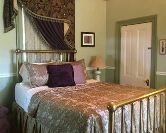 The Whitmore Inn - Weaverville - Bedroom
