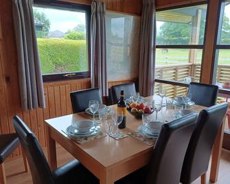 Green View Lodges - Wigton - Eetruimte