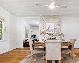 Casita - Modern 4 bedroom cottage in heart of Singleton - Singleton - Comedor