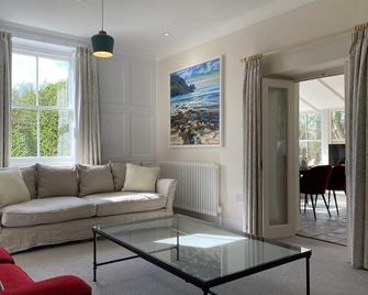 Castle View, Church Farmhouse - Idyllic Countryside Getaway - Castletown - Living room