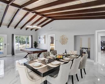 Resort Villa 6br Heated Pool Beach Volleyball Game Room Mini Golf - Lighthouse Point - Dining room