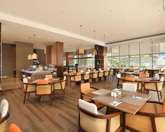 Model J Hotel Jakarta Soekarno-Hatta Airport - Tangerang - Restaurante
