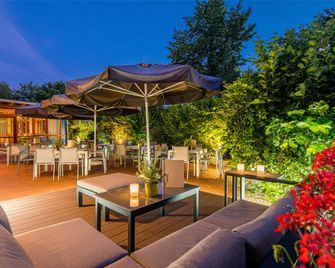 Best Western Plus Kurhotel an der Obermaintherme - Bad Staffelstein - Patio