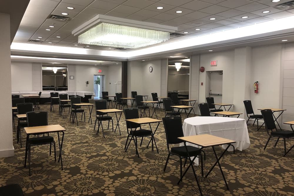 Executive Suites Hotel & Conference Center, Metro Vancouver