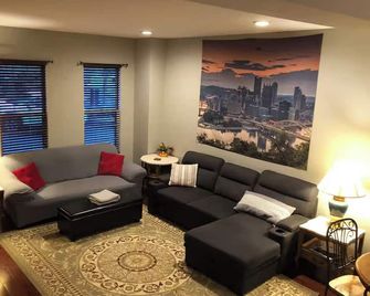 Urban Retreat with Garage on Mt. Washington - Pittsburgh - Sala de estar