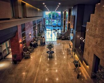 Patra Cirebon Hotel & Convention - Cirebon - Recepción