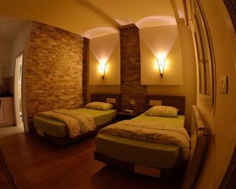 Bauhaus Chalets Apartment - Bsharri - Camera da letto