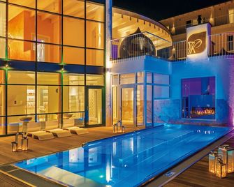 Lifestyle Resort Zum Kurfürsten - Bernkastel-Kues - Pool