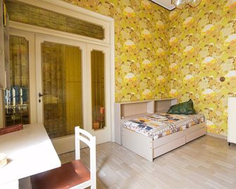 3 Bedroom Cozy Home In Piombino - Piombino - Habitación
