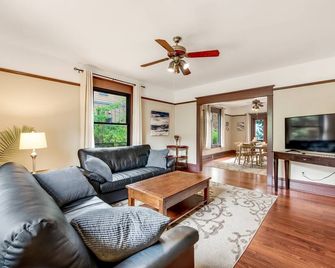 Downtown Fremont Charmer with Parking - Seattle - Olohuone