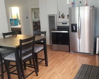 Great Bungalow in the gateway to the Black Hills - Sturgis - Jídelna